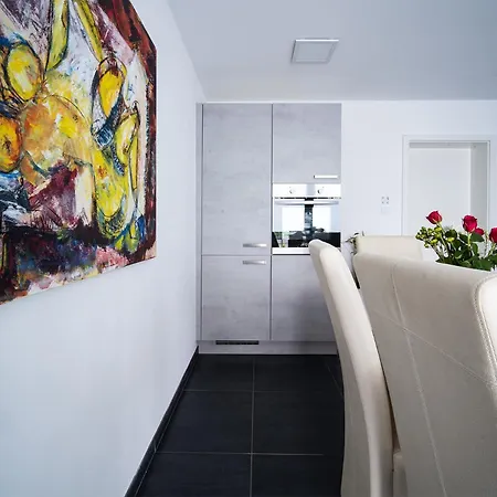 アパート Blauer Stein 7a Haus - 6 Wohnungen, 15 Schlafzimmer プルハイム