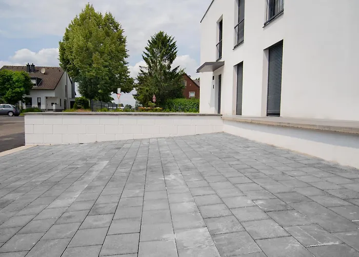 Blauer Stein 7a Haus - 6 Wohnungen, 15 Schlafzimmer * 普尔海姆