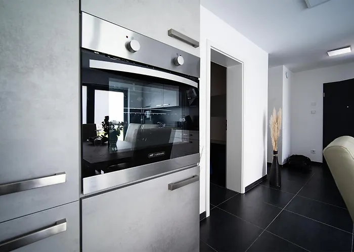 Blauer Stein 7a Haus - 6 Wohnungen, 15 Schlafzimmer 公寓 *