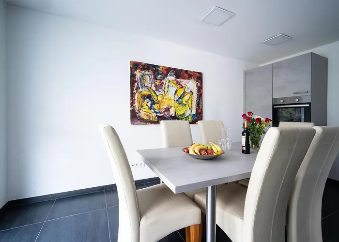 Blauer Stein - Echo Haus