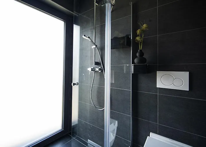 Blauer Stein 7a Haus - 6 Wohnungen, 15 Schlafzimmer 公寓 *