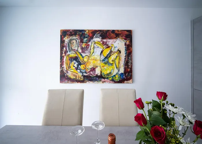 Blauer Stein 7a Haus - 6 Wohnungen, 15 Schlafzimmer 公寓 *